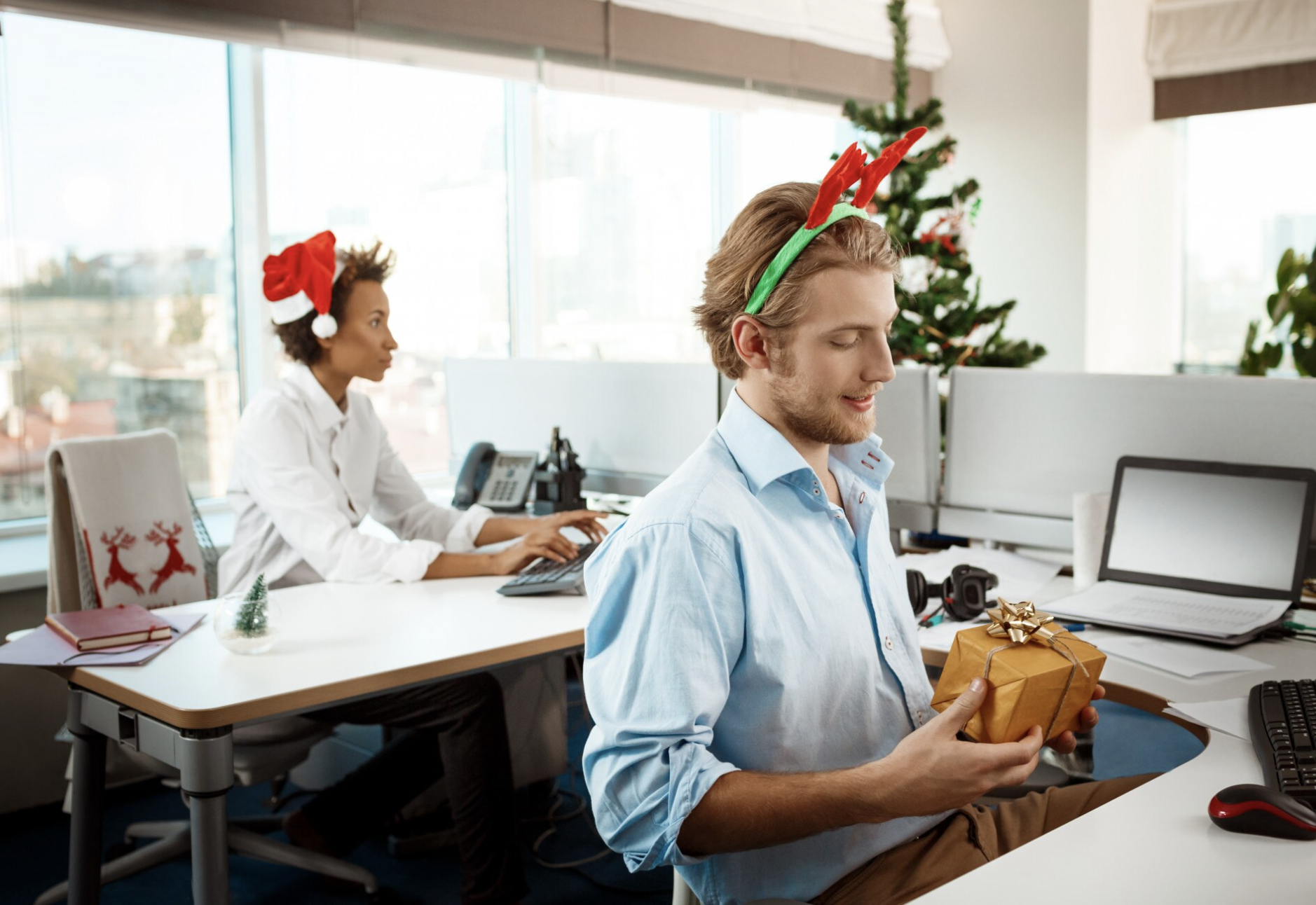 Cadeaux de Noël pour les salariés : guide complet des chèques