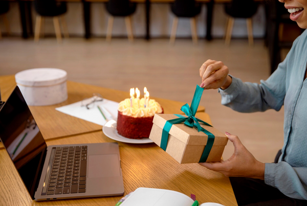 Chèque cadeaux entreprise : ce que vous devez savoir