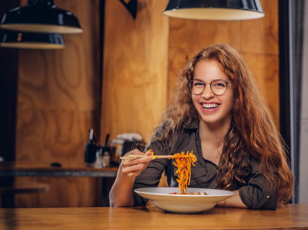 Manger engagé en 2026 : comment vos titres restaurant peuvent soutenir les restaurants qui font bouger les lignes